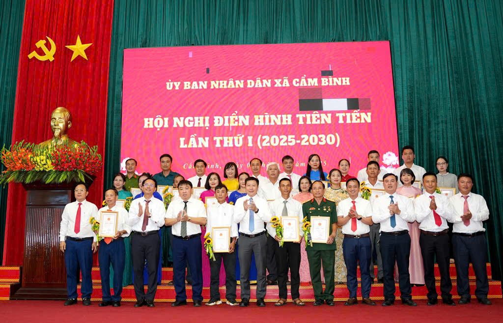Xã Cẩm Bình tổ chức hội nghị điển hình tiên tiến lần thứ I, giai đoạn 2025-2030