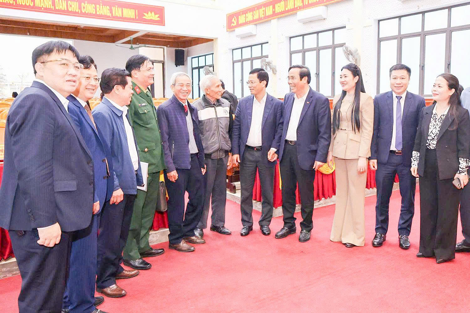 CHỦ TỊCH HỘI NGƯỜI CAO TUỔI VIỆT NAM NGUYỄN THANH BÌNH VÀ CÁC ỨNG CỬ VIÊN TIẾP XÚC CỬ TRI