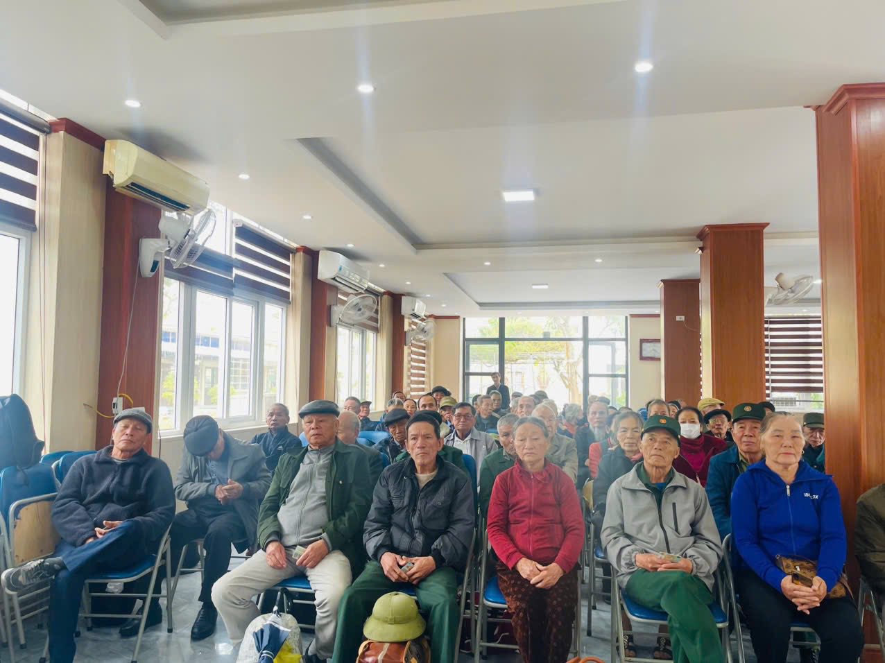 UBND XÃ CẨM BÌNH ĐƯA NGƯỜI CÓ CÔNG ĐI ĐIỀU DƯỠNG TẠI TRUNG TÂM ĐIỀU DƯỠNG LỘC HÀ NĂM 2025