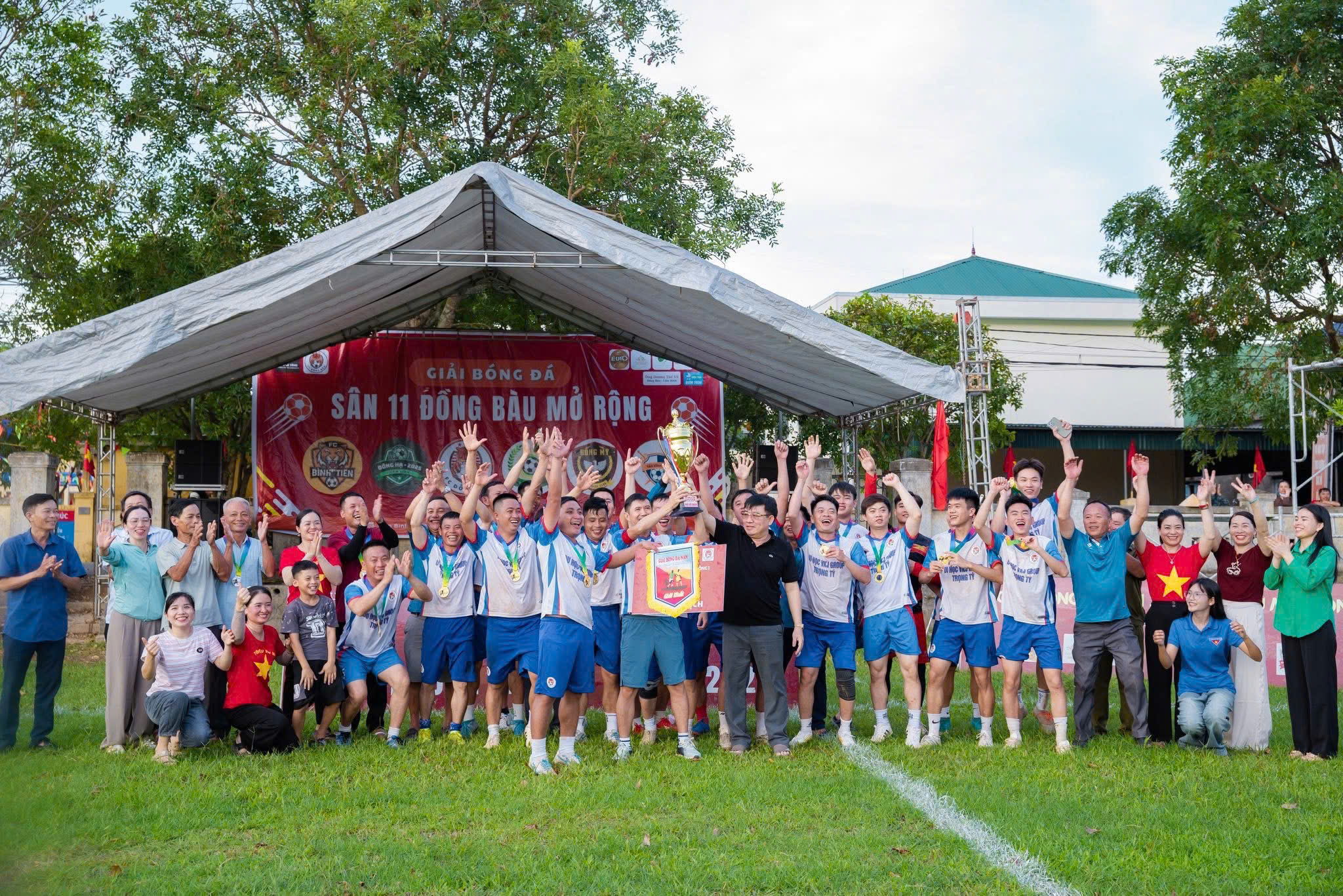 CHUNG KẾT GIẢI BÓNG ĐÁ ĐẠI HỘI THỂ DỤC THỂ THAO XÃ CẨM BÌNH LẦN THỨ I NĂM 2025 - SÂN 11 ĐỒNG BÀU MỞ RỘNG