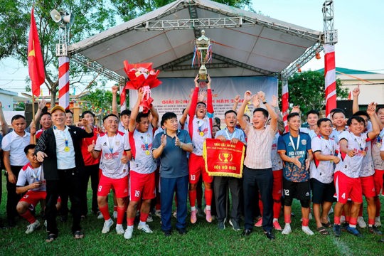 Xã Cẩm Bình sôi nổi trận Chung kết và Bế mạc Giải bóng đá nam năm 2026 