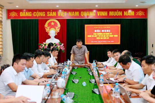 Ban thường vụ Đảng ủy xã Cẩm Bình họp mở rộng góp ý Phương án sắp xếp Thôn 