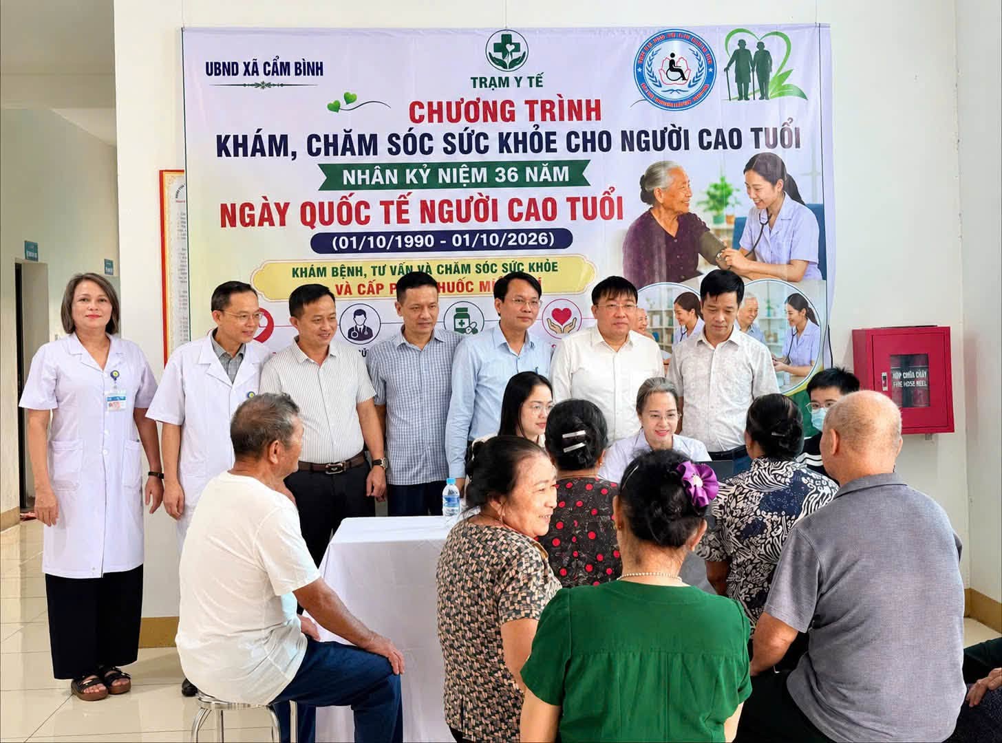 Xã Cẩm Bình tổ chức khám sức khỏa định kỳ cho người cao tuổi năm 2026