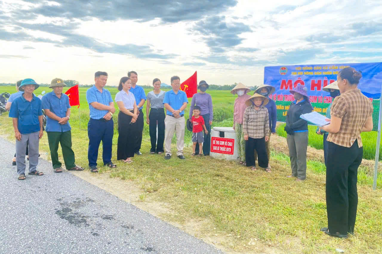 Hội Nông dân xã Cẩm Bình sôi nổi tổ chức các hoạt động thiết thực chào mừng Đại hội Đảng các cấp 