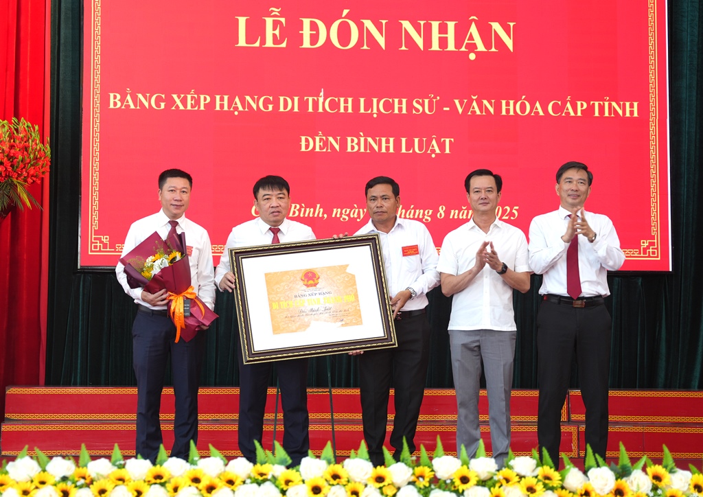 XÃ CẨM BÌNH ĐÓN NHẬN DI TÍCH LỊCH SỬ VĂN HÓA ĐỀN BÌNH LUẬT